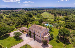 Gorgeous Home In Béziers With Swimming Pool